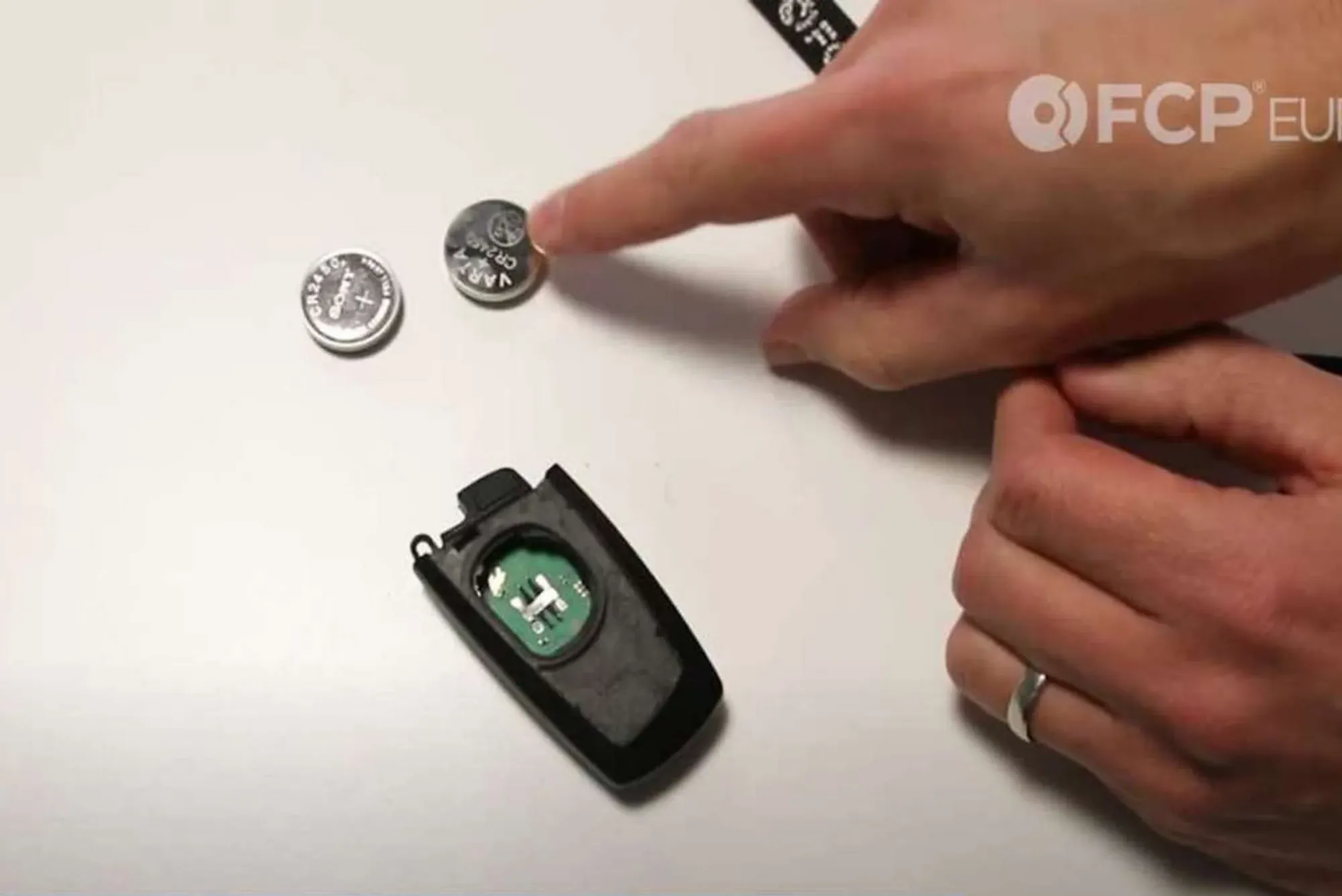 How To Change Battery In Bmw Key Fob