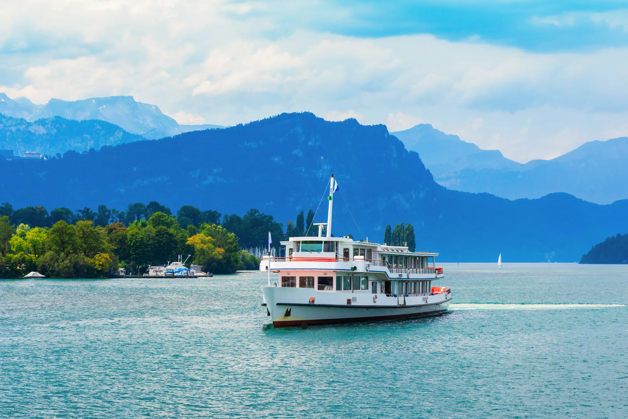 Choose a Boat Tour in Dubai?